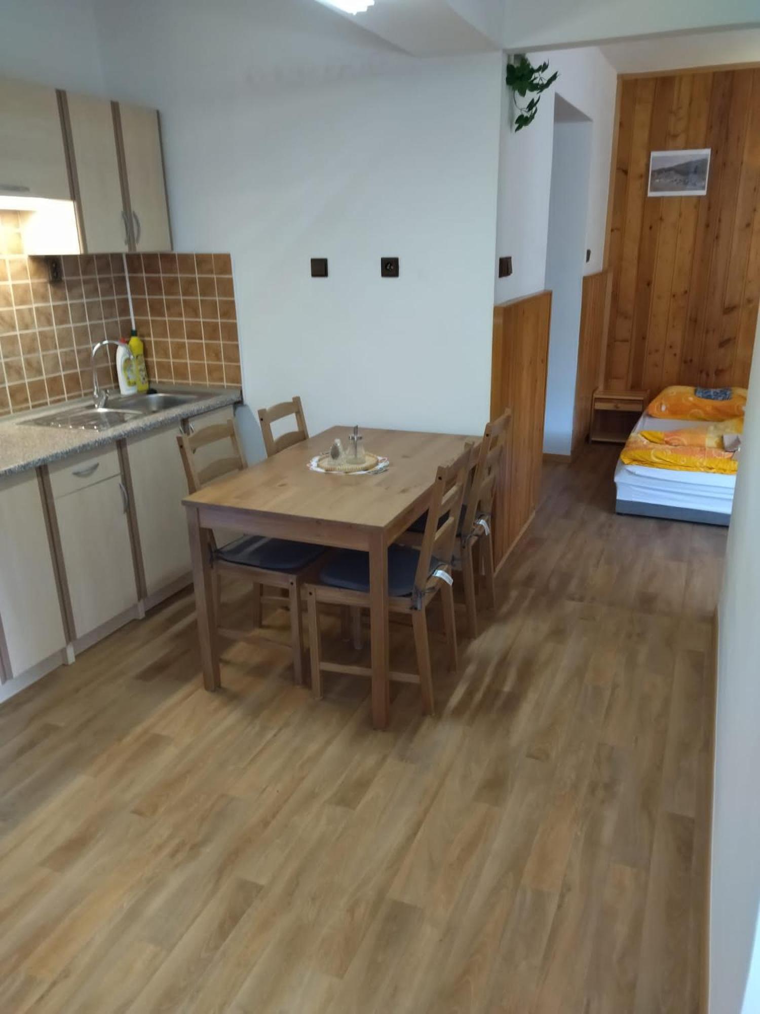 Apartman Kral 阿尔布勒茨缇策维基泽尔斯基弛霍拉次 外观 照片