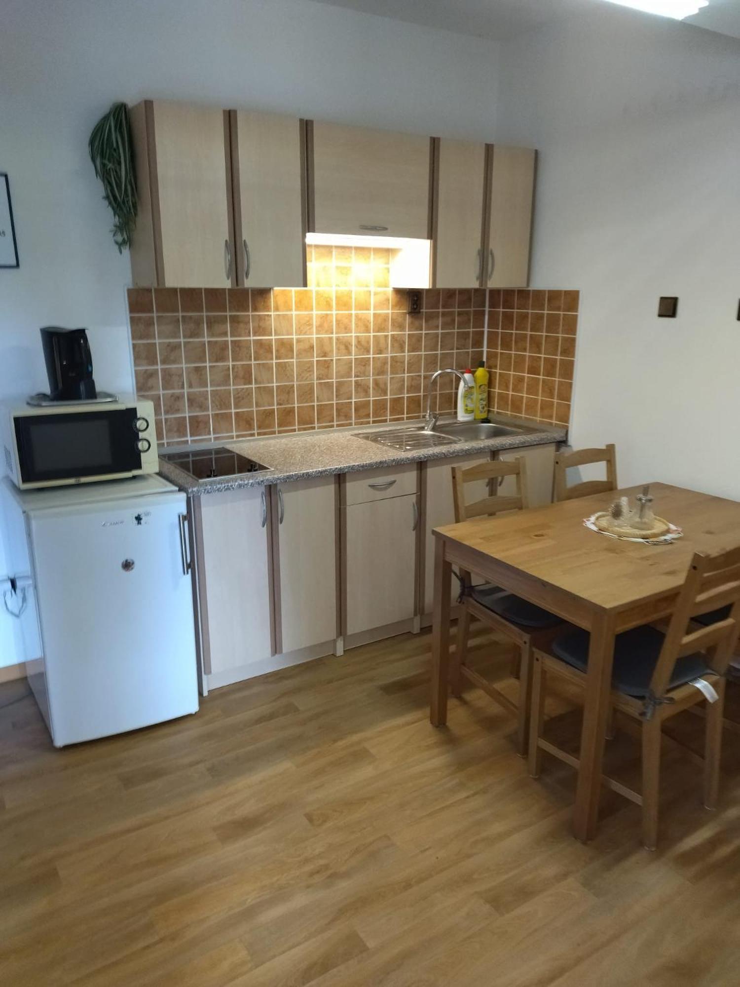Apartman Kral 阿尔布勒茨缇策维基泽尔斯基弛霍拉次 外观 照片